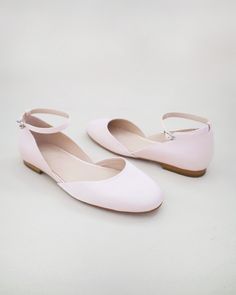 Inspired by a contemporary and refined ballet style flat. Classic silky satin round toe flat with removable ankle strap brings an elevated elegance and makes this a classy and elegant shoes for wedding, evening wear, or romantic date.DETAILS:UPPER: Synthetic upper and liningMATERIALS: Manmade outsoleImported Material Light Pink Flats, Elegant Shoes Flat, Shoes For Brides, Shoes For Wedding, Ballet Style, Elegant Flats, Evening Flats, Pink Flats, Women Flats