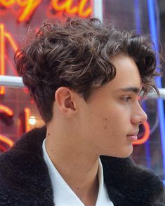 teen boy haircut long top - - Image Search Results White Boy Haircuts, Young Mens Hairstyles, Mens Hairstyles Curly, Tan Skin Blonde Hair, Mens Hairstyles Medium, European Hair, Boys With Curly Hair, Boys Long Hairstyles, Corte De Cabelo Masculino