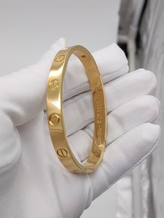 Snap to Open/Close Can fit comfortably on 6 1/2-7 1/2" Wrist Unisex Bracelet Designer Name Engraved Anti Tarnish Coating Includes (1) bangle Screw to Open/Close (Screw Driver Tool Included)-Size 22 Buckle Snap to Open/Close-Size 20 Stainless Steel 18k Gold/ 18k Silver plated/ 18k Rose Gold Size 19, inner circumference，About18cmSize 20, inner circumference，About18.6cmSize 21, inner circumference，About19.4cmSize 22, inner circumference，About19.9cm ****Ships July 26th*** ***If additional Colors/Sty Luxe Jewelry, Buckle Bracelet, Classy Jewelry, Unisex Bracelets, Gold Bangle Bracelet, Silver Bangle Bracelets, Silver Rose Gold, Bracelet Designs, 18k Rose Gold