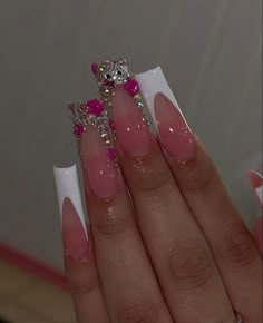 Pink Nails Inspo Long, Acrylic Nails Bling, Nude Nails With Red Rhinestones, Nails With Bling, Y2k Hello Kitty Nails, Kali Uchis Nail Ideas, Full Bling Nails, Latina Nail Designs Pink, Glam Birthday Nails