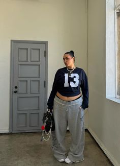 Plus Y2k Outfits, Midsize Sweatpants Outfit, 2000s Fashion Outfits Plus Size, Plus Size Grunge Outfits 90s, Outfits For Thick Body Type, Streetwear Fashion Plus Size, Y2k Outfits Plus Size, Chubby Girl Outfits, Plus Size Grunge