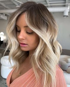 Platinum Blonde Balayage, Blonde Balayage Highlights, Pretty Blonde, Balayage Technique, Blonde Tips, Blonde Streaks, Ash Blonde Balayage, Color Balayage