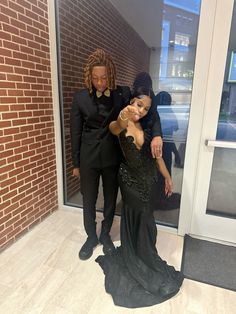 Prom Date Pictures, Black On Black Prom Couples, Prom Dress Couple, Prom Outfits Black Couples, Homecoming Aesthetic, Old Money Prom Theme, Prom Colors For Couples Black, Couples At Prom, Birthday Hairstyle Ideas