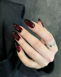 #rednails #nails #nailpolishideas Vamp Nails, Ongles Goth, Vampire Nails, Nail Art Halloween