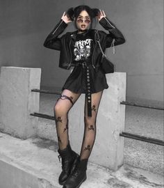 Girl Clothes Aesthetic, Dark Beauty Fashion, E Girl Clothes, Emo Fits, Egirl Style, Egirl Outfits, Black Clothes, Alternative Style