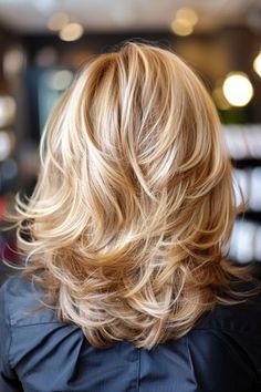 Short Layers Hairstyle Women, Medium Hair Cuts With Layers Wavy Mid Length Round Faces, Back Layers Medium Hair, Mid Hair Layers, Hair Cuts Ideas Long, Jacqueline Smith Hairstyles, Blond Layered Hair, Medium Wavy Haircuts Layered Cuts, Soft Layers Haircut