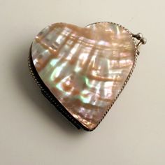 Victorian Heart Purse Mother of Pearl Silk Lined. Ladies Essentials, Victorian Purses, Heart Purse, Antique Coins, Coin Purse Wallet, Heart Bag, Vintage Purses, Shell Art