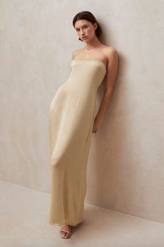 wedding dress guest ideas classy elegant Beige Midi Dress, Cream Maxi Dress, Black Tie Wedding, Strapless Maxi, Strapless Maxi Dress, Guest Outfit, Silhouette Cut, Dress Cuts, Wedding Guest Outfit