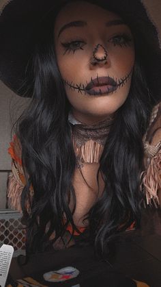 Halloween Costume Ideas Scarecrow, Halloween Costume Makeup Looks, Scare Crow Make Up For Women Simple, Easy Halloween Makeup For Couples, Dark Scarecrow Makeup, Scarecrow Scary Makeup, Halloween Makeup For Witches, Sam Trick R Treat Costume Makeup, Sam From Trick Or Treat Makeup