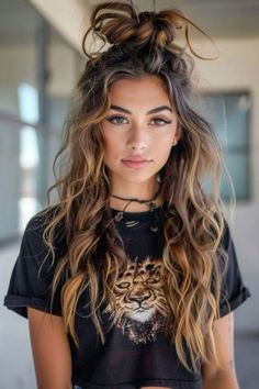 Long Hairstyles With Color, Long Hair For Pictures, Curly Hair Bangs Hairstyles Long, Updo Messy Hairstyles, Hair Styles For Long Hair Down, Long Wavy Hairstyles With Layers, Long Natural Wavy Hairstyles, Styling 2c Hair, Outfit Ideas For Brunettes