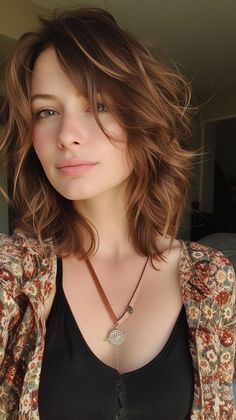 Long To Short Hair, Girl Haircuts, Long Faces, Mid Length Hair, Hair Transformation, Hair Dos, Beauty Secrets, True Beauty, Medium Length Hair Styles