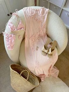 New Era Outfit, Outfit For Vacation, Soft Girl Style, Maxi Dress Beach, Cottagecore Coquette, Girly Aesthetic, Outfit Inspo Summer, Dresses Spring, Pink Maxi