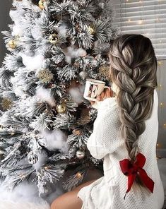 Loose Braids, Christmas Photography, Christmas Photoshoot, Kwanzaa, Winter Hairstyles, Christmas Aesthetic