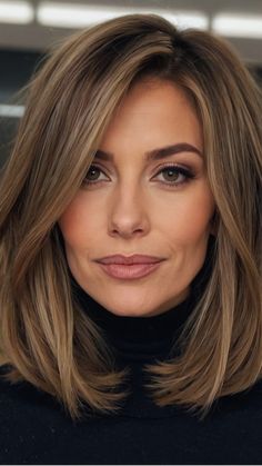 Modern Mom Haircuts with Side Part 39 Curvy Over 40 Outfits, Mikado Haircut, Face Framing Layers Side Part, Whbm Outfits, Cute Mom Haircuts, Bouncy Layers, Simply Hairstyles, Trendy Braids, Mom Haircuts