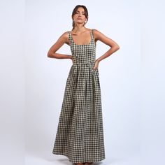 So Fun And Flattering, This Bold Maxi Is Featured In A Check Print With A U-Neckline And Invisible Side Zip. Pairs Perfectly With Sandals On A Sunny Day Out Or Boots For A Flawless Transition Into Fall. U-Neckline Fixed Straps Invisible Side Zip Shirred Back Non-Stretch Material Lined Bust 100% Cotton Larger Bust Girlies - We Recommend Sizing Up Fall Dress Maxi, Chartreuse Sweater, Autumn Maxi Dress, Thrift Bundle, Europe Fits, Fun Fits, Moon Dresses, Gingham Outfit, Midsize Outfits