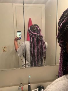 Hair recstinsel hairbraidspurple hair Tinsel Braids Knotless, Fantasy Braids Glitter, Glitter Box Braids, Braids Tinsel, Hair Tinsel Braids, Tinsel Braids, Dark Plum Hair, Braids Purple, Dolly Hair