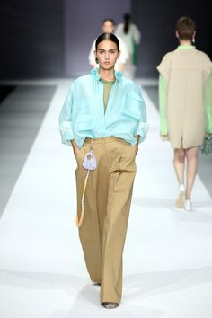 Anteprima Spring 2025 Ready-to-Wear https://www.vogue.com/fashion-shows/spring-2025-ready-to-wear/anteprima/slideshow/collection#7 Spring Summer 2025 Runway, Modern Workwear, Missoni Fashion, Fashion Collection Inspiration, Androgynous Outfits, Curated Outfit, 2025 Fashion, Fashion Design Collection, Spring 2025