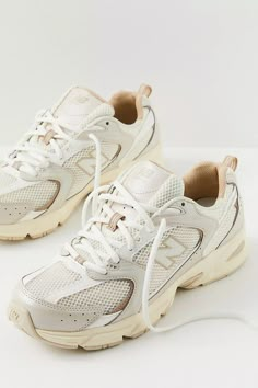 Pretty Shoes Sneakers, Hype Shoes, Shoe Inspo, Aesthetic Shoes, New Balance Shoes, Pretty Shoes