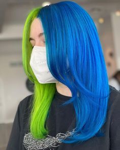 Green Split Dye, Split Dye Hair, Fox Hair Dye, Hair Middle Part, Hair Dye Videos, Arctic Fox Hair Dye, Hair Color For Dark Skin, Anime Hair Color, Red Hair Looks