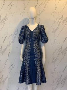 Dress Songket Modern, Dress Tile Modern, Batik Dress Design, Dress Batik Modern Fashion Style, Tile Dress, Batik Dress Modern, Thai Silk Dresses, Kebaya Modern Dress