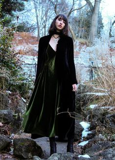 Vintage Witchy Outfit, Whimsigoth Fashion Winter, Downpour Aesthetic, Witchy Outfits Winter, Witch Shop Aesthetic, Whimsygoth Clothes, Witchy Clothes Aesthetic, 90s Goth Aesthetic, Whimsy Goth Outfit