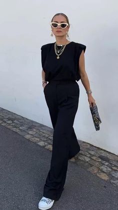 Elegantes Outfit Damen, Chique Outfit, Woman In Black, Looks Black, Business Outfit, All Black Outfit, Casual Work Outfits, Work Outfits Women, Business Casual Outfits