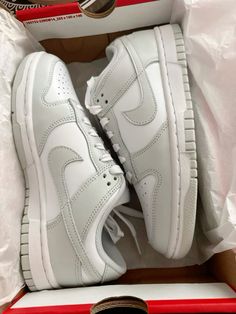 #nikedunk #nike #shoes Dunks Outfit, Trendy Shoes Sneakers, Preppy Shoes, Pretty Shoes Sneakers, All Nike Shoes, Shoe Wishlist, Cute Nike Shoes, Hype Shoes, Shoe Inspo