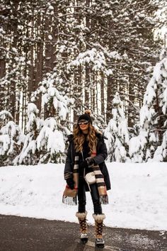 Winter Adventure Outfit, Winter Outfits Snow, Colorado Outfits, Adventure Outfit, Snow Outfit, Outfit Chic, Legging Outfits