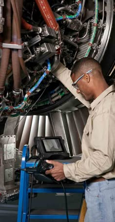 Aircraft maintenance non destrictive testing Aircraft Maintenance Technician, Aircraft Engineering, Aircraft Structure, Aviation Mechanic, Christian Background Images, Aviation Engineering, Aviation Technology, Aircraft Mechanics