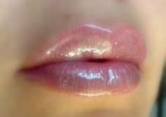 Luna Beige - Clear gloss with Beige Shine Carla Santini, Lip Gloss Lips, Gloss Lips, قلادات متدلية, Makeup Lip Gloss, Student Nurse, Ethereal Makeup, Pink Aura