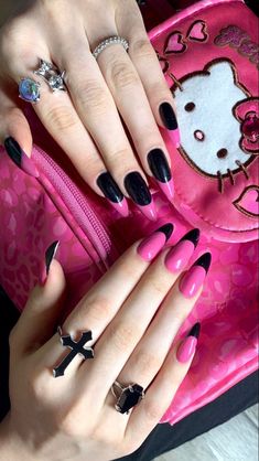 Black And Pink Coquette Nails, Emo Pink Nails, Monster High Nails Draculaura, Draculaura Inspired Nails, Sapphic Nails, Goth Barbie Nails, Scene Kid Nails, Pink Goth Nails, Emo Y2k Nails