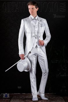 Blazer Men Outfit, Prom Men, Suits Groom, Custom Tuxedo, Satin Embroidery, High Fashion Couture, Wedding Tuxedo, White Dress Shoes, Groomsmen Suits