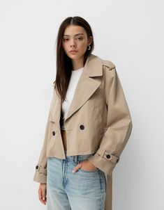 Trench coat with belt - Women Short Trench Coat Women, Trenchcoat Outfit, Trench Outfit, Cropped Trench Coat, Trench Coat Outfit, Short Trench Coat, Coat With Belt, Trending Boots, Summer Jacket