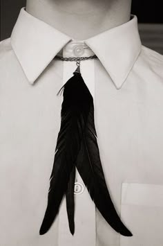 Feather Necklaces, Mode Inspo, Yohji Yamamoto, Necktie, Look Fashion, White Shirt, Henna