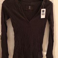 Brand New Waffle Tee Gap V-neck Tops For Fall, Gap Casual Tops For Fall, Trendy Long Sleeve Tops From Gap, Trendy Long Sleeve Tops By Gap, Casual Gap Tops For Fall, Trendy Long Sleeve Gap Tops, Casual V-neck Top By Gap, Long Sleeve Tops By Gap, Waffle Tee