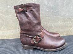 FRYE Veronica Short Brown Leather Boots Double Buckle Moto Biker Women's 6.5 B Awesome boots, check photos for clear visual description. PLEASE VIEW ALL PHOTOS CAREFULLY AS I CONSIDER THEM PART OF THE DESCRIPTION. I WILL GLADLY COMBINE SHIPPING FOR MULTIPLE ITEMS PURCHASED IF THEY CAN BE SAFELY SHIPPED TOGETHER. DELIVERY WITHIN 5 BUSINESS DAYS, 1-2 DAYS HANDLING ONCE YOUR PAYMENT CLEARS, THIS ITEM WILL COME PROFESSIONALLY PACKAGED AND SHIPPED WITH CARE. PLEASE CONTACT ME THROUGH MESSAGES IF YOU Brown Biker Style Moto Boots For Biker Events, Brown Biker Moto Boots For Biker Events, Frye Veronica Short, Frye Veronica, Frye Boots, Lady Biker, Brown Leather Boots, Cool Boots, Short Boots