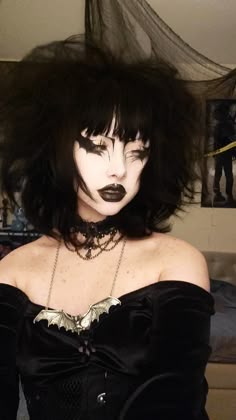 Eye Makeup Goth, Maquillage Goth, Goth Makeup Looks, Trad Goth Makeup, Goth Eye Makeup, Gothic Hair, Drag Make-up