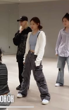 ningning aespa outfit inspo dance practice kpop lq icon #aespa #kpop #lq Dance Practice Aesthetic Outfit, Ningning Outfit Casual, Ningning Aespa Outfit, Ning Ning Outfit, Aespa Dance Practice, Dance Practice Outfits Aesthetic