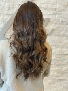 Brunette Hair Single Process, Wavy Hair Formal Medium, Wedding Hairstyles Hair Down Waves, Loose Curled Hair Medium, Curls Brushed Out, Beach Wave Formal Hairstyles, Brown Hair Curled Medium, California Waves Hair, Soft Hair Waves