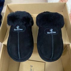 Brand New With Tags, Box, And Packing ! Got It As A Gift But Was The Wrong Size Bearpaw Slippers Outfit, Black Teddybear Slippers, Bear Paw Slippers Womens, Black Paw Slippers, Bear Paw Boots 2022, Bearpaw Slippers, Paw Slippers, Leopard Slippers, Brown Slippers