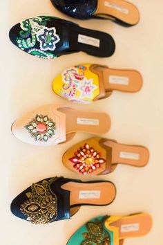 Mules Shoes Outfit, Shoes Ideas, Shoes Summer, Gorgeous Shoes, Shoe Closet, Crazy Shoes, Pretty Shoes, Shoe Obsession, Travel Diary