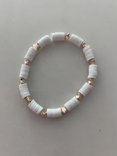 Cowrie Shell Clay Bead Bracelet, Clay Bead Bracelet Ideas Minimalist, Inspo For Clay Bead Bracelets, Cute Clay Bracelets Ideas, Bracelet Designs Clay Beads, Aesthetic Summer Clay Bead Bracelets, Sage Green Clay Bead Bracelet, Clay Bead Bracelet Ideas Aesthetic Blue, Summer Clay Beads Bracelet