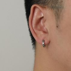 Type: AccessoriesMaterial: 925 sterling silverInner diameter: 10mmExternal diameter: 14mm Masc Earring, Male Earrings, Best Earrings For Men, Masculine Jewelry, Piercings Ideas, Pretty Accessories, Stud Earrings For Men, Earrings Aesthetic