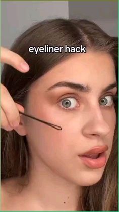 Spa Routine, Extension Tutorial, Step By Step Eyeliner, Teknik Makeup, Membentuk Alis, Eyeliner Hacks, Beginners Eye Makeup, Simple Makeup Tips, Makeup Tutorial Eyeliner