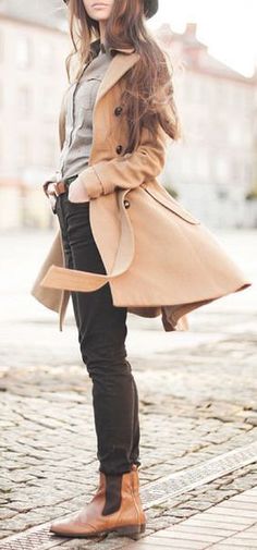 #fall #outfits / camel coat + booties Chelsea Boots Outfit Women, Outfit Trench, Camel Outfit, Chelsea Boots Outfit, Shirt Style Tops, Best T Shirt Designs, Boating Outfit, Winter Fashion Outfits, Trench Coats