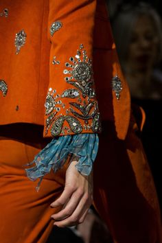 Kitch Style, Orange Clothing, Orange Suit, Mode Inspiration, Spring 2017, Style Outfits, Roberto Cavalli, Milan Fashion, Fashion Details