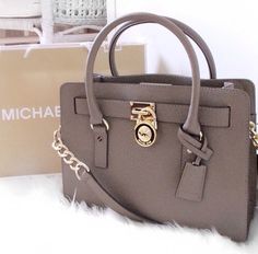 Sac Michael Kors, Pinterest For Men, Outlet Michael Kors, Rich Clothes, Michael Kors Selma, Cheap Michael Kors, Michael Kors Outlet, Michael Kors Purse, Cheap Handbags