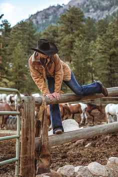 Cowgirl Outfits Halloween, Country Girl Aesthetic, Cowgirl Outfits For Women, Foto Cowgirl, Country Girl Life, Cute Cowgirl Outfits, Cowgirl Style Outfits, Bota Country, Southern Outfits