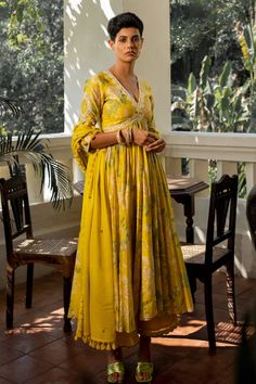 Buy Yellow Anarkali: Chiniya Silk Printed Floral Garden Of Bloom Set For Women by Paulmi and Harsh Online at Aza Fashions. Leaves Motifs, Yellow Anarkali, Dori Work, Embroidered Anarkali, Purple Hands, Embroidered Pants, How To Hem Pants