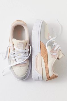 Pastel Sneakers Outfit, Cute Casual Shoes For Women, Cool Sneakers Women, Shoes Design Ideas, Pastel Sneakers, Rubber Shoes For Women, Platform Sneakers Women, Summer Shoes Women, Street Style Shoes